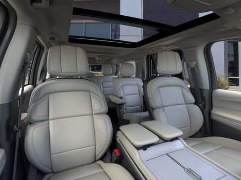 New 2026 Lincoln Navigator L Reserve AWD/4WD image 10
