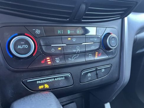 Used 2019 Ford Escape SE image 15