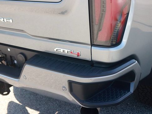 Used 2024 GMC Sierra 2500 AT4 w/ AT4 Premium Plus Package AWD/4WD image 8