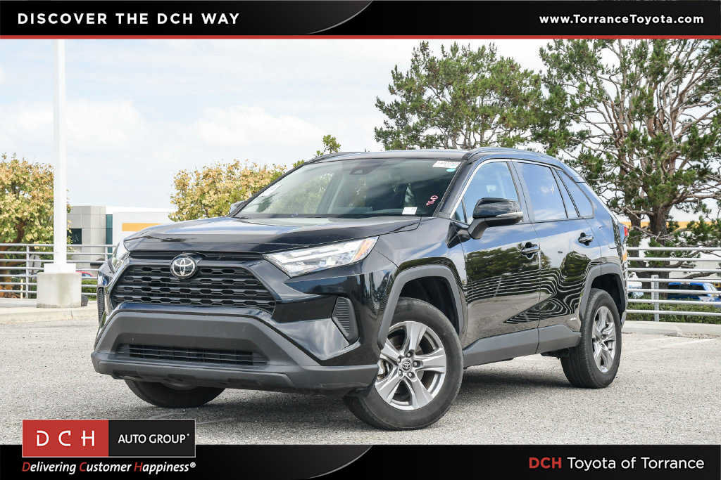 Used 2025 Toyota RAV4 XLE AWD/4WD image 1