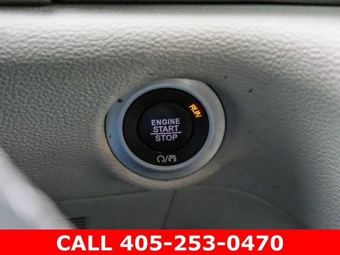 Used 2024 Chrysler Pacifica Touring-L AWD/4WD image 31