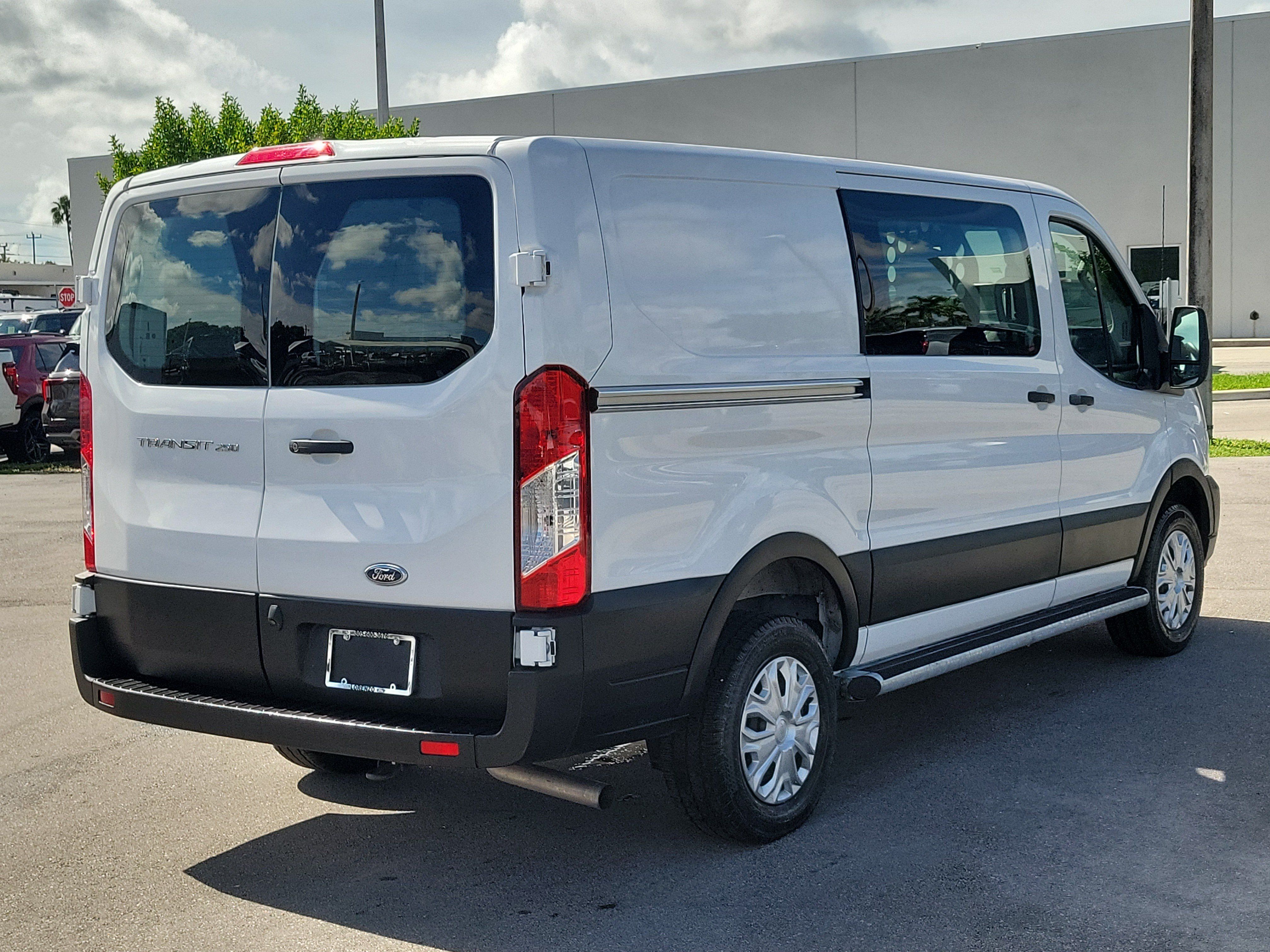 Used 2025 Ford Transit 250 Low Roof w/ Exterior Upgrade Package RWD image 5