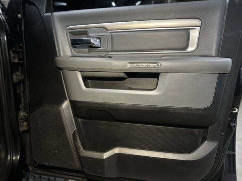 Used 2016 RAM 2500 SLT w/ Luxury Group AWD/4WD image 32