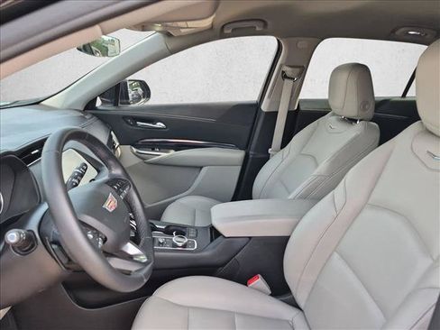 Used 2023 Cadillac XT4 Luxury FWD image 16