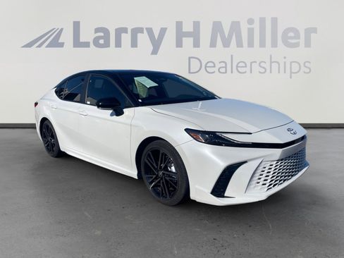 Used 2025 Toyota Camry XSE image 7