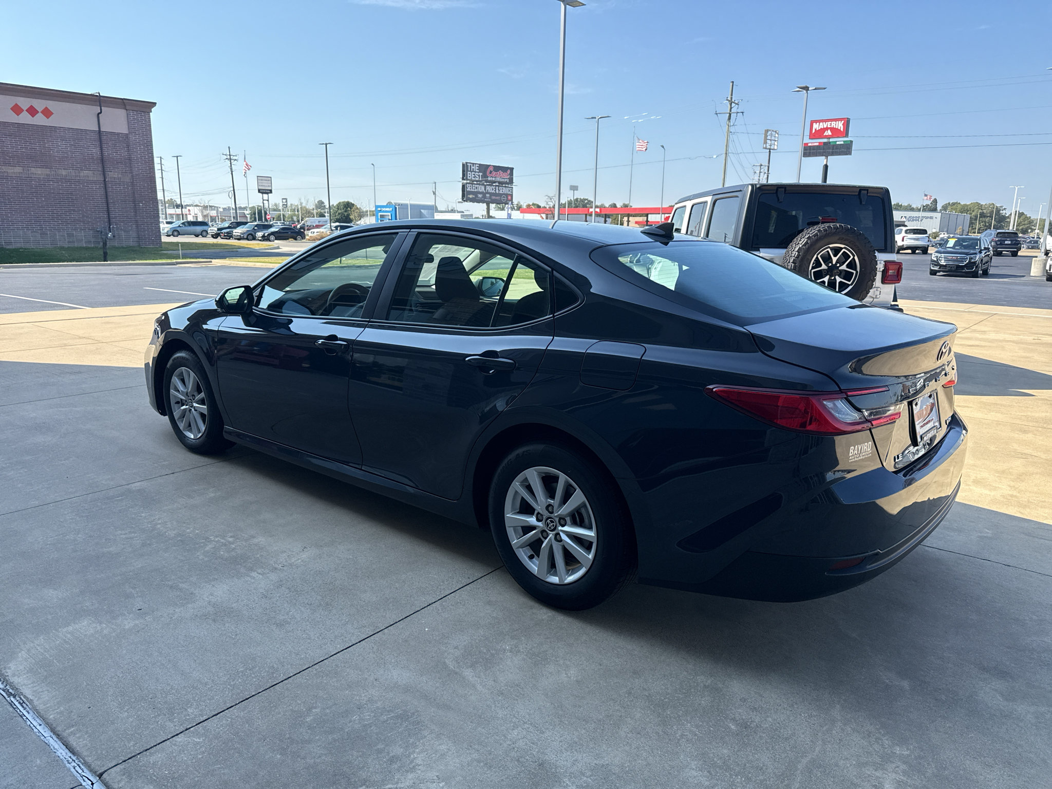 Used 2025 Toyota Camry LE FWD image 5