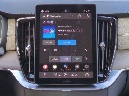 New 2026 Volvo XC90 B6 Plus w/ Protection Package Premier image 16