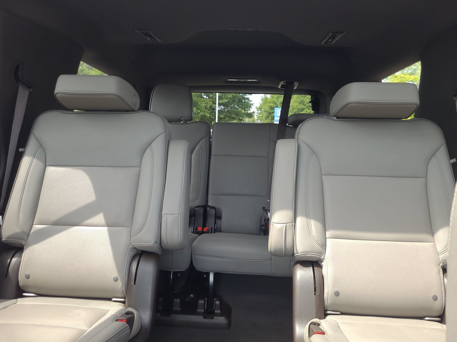 Used 2022 GMC Yukon SLT w/ SLT Premium Package AWD/4WD image 36