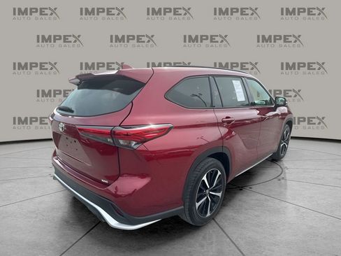 Used 2021 Toyota Highlander XSE image 5
