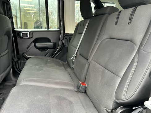 Used 2023 Jeep Wrangler Unlimited w/ Cold Weather Group image 28