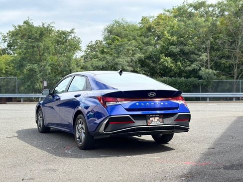 Used 2024 Hyundai Elantra SEL FWD image 5