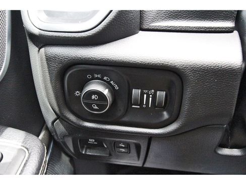 Used 2024 RAM 1500 Laramie RWD image 19