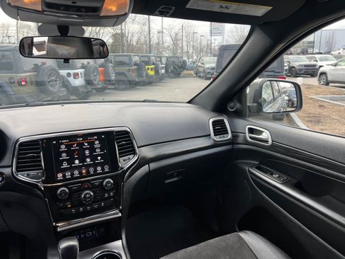 Used 2021 Jeep Grand Cherokee Laredo X image 34