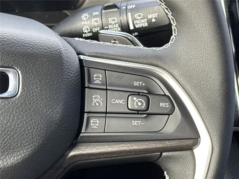 New 2025 Jeep Grand Cherokee Limited image 23