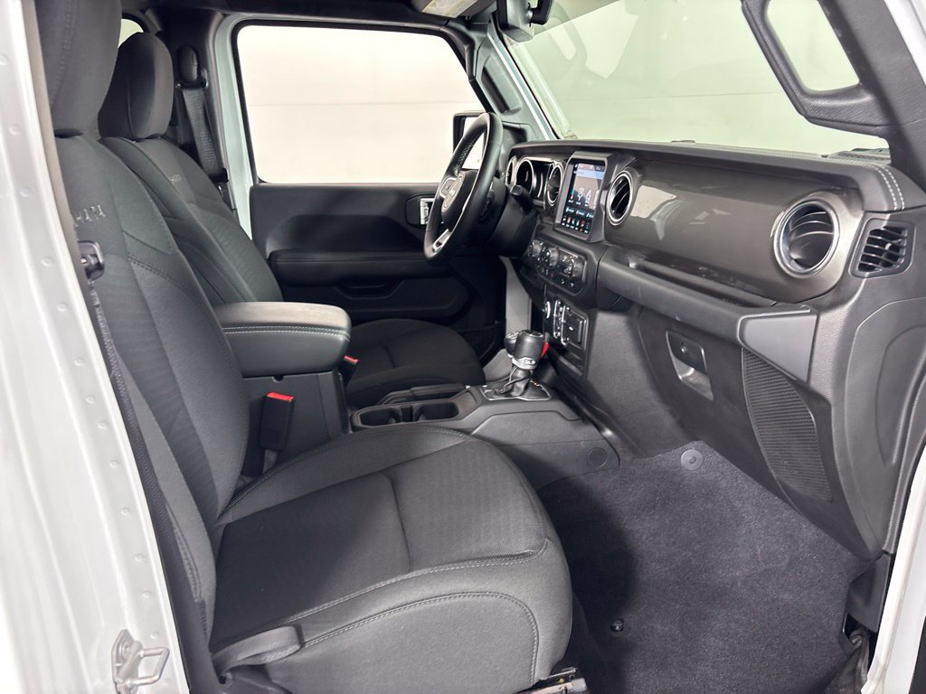 Used 2019 Jeep Wrangler Unlimited Sahara AWD/4WD image 4