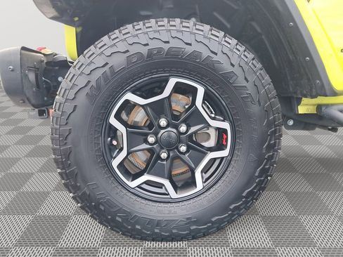 Used 2023 Jeep Gladiator Rubicon w/ LED Lighting Group image 10