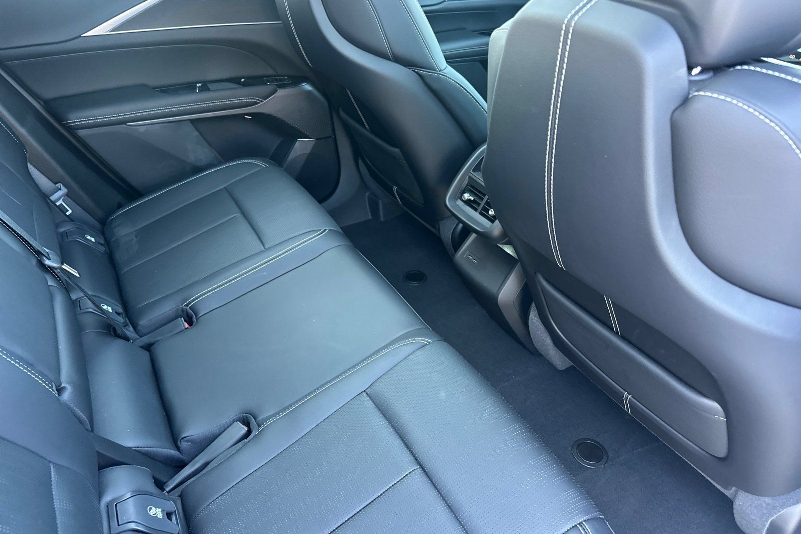 Used 2025 Cadillac Lyriq Luxury AWD/4WD image 18