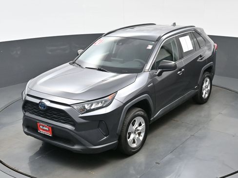 Used 2021 Toyota RAV4 LE AWD/4WD image 34