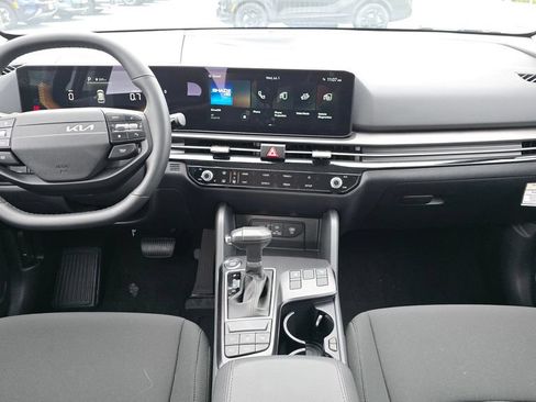New 2026 Kia Sportage LX w/ LX Convenience Package AWD/4WD image 18