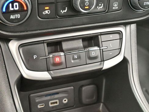 Used 2022 GMC Terrain SLT AWD/4WD image 25