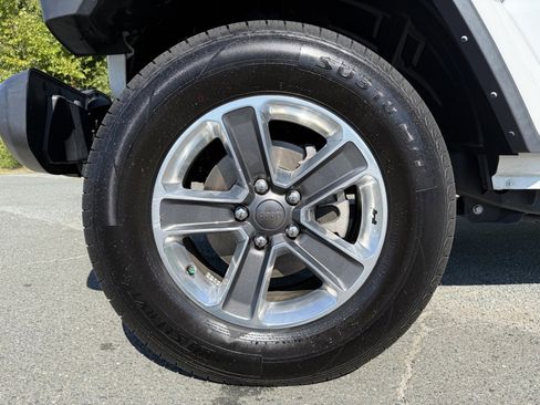Used 2023 Jeep Wrangler Sahara image 13