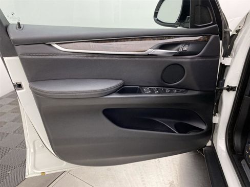Used 2018 BMW X5 xDrive35i w/ M Sport Package AWD/4WD image 26