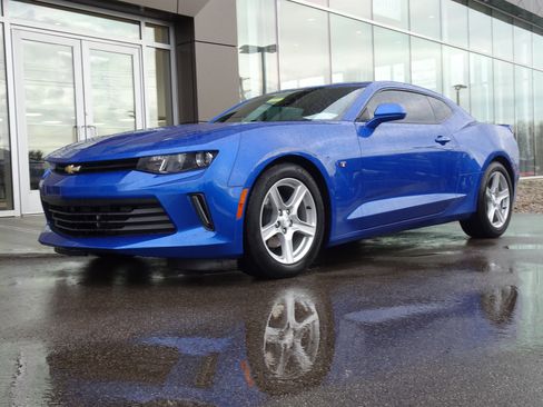 Used 2016 Chevrolet Camaro LT image 1