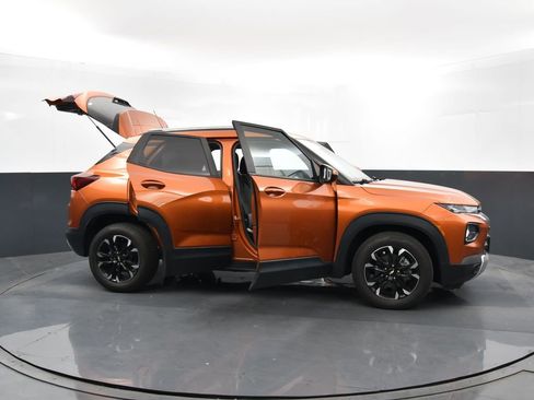 Used 2022 Chevrolet TrailBlazer LT w/ LPO, Blackout Package image 39