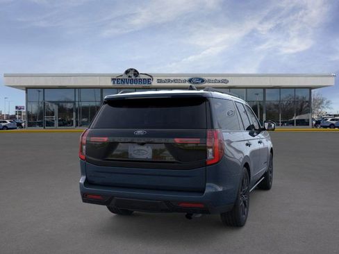 New 2026 Ford Expedition Platinum w/ Stealth Appearance Package image 8