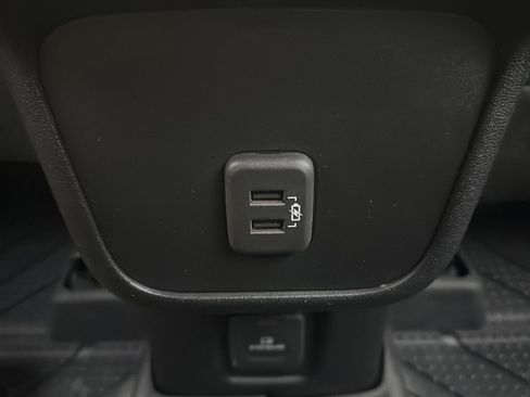 Used 2022 Chevrolet Equinox RS w/ RS Leather Package image 22