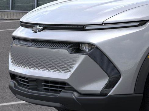 New 2026 Chevrolet Equinox EV LT image 13