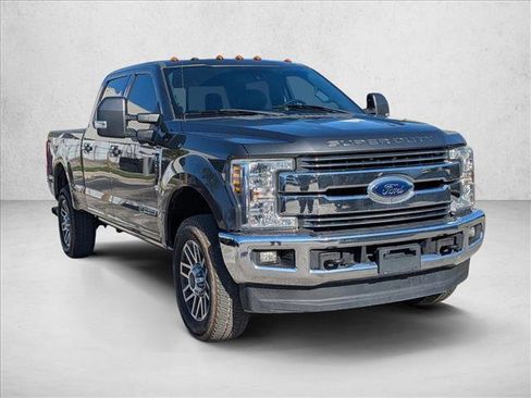 Used 2018 Ford F250 Lariat w/ Lariat Ultimate Package image 3