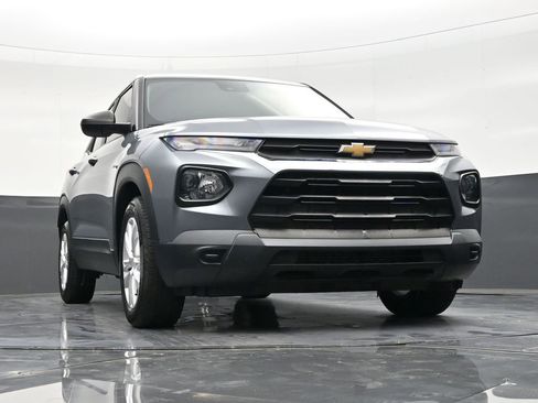 Used 2021 Chevrolet TrailBlazer LS FWD image 27