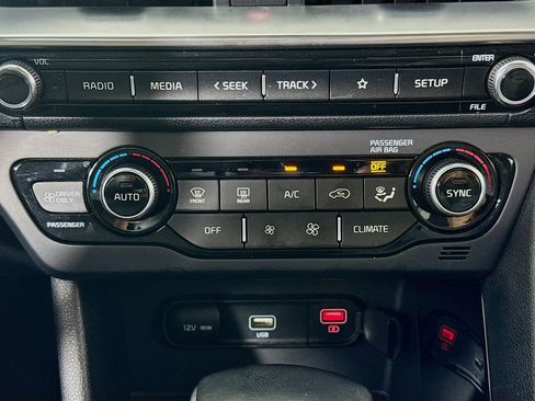 Used 2020 Kia Niro LXS image 15