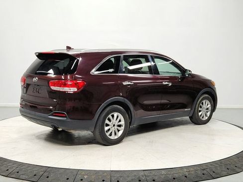 Used 2016 Kia Sorento LX w/ LX Convenience Package image 7