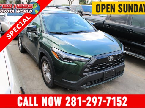 Used 2026 Toyota Corolla Cross LE FWD image 1