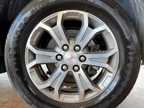Used 2015 GMC Acadia SLT FWD image 24