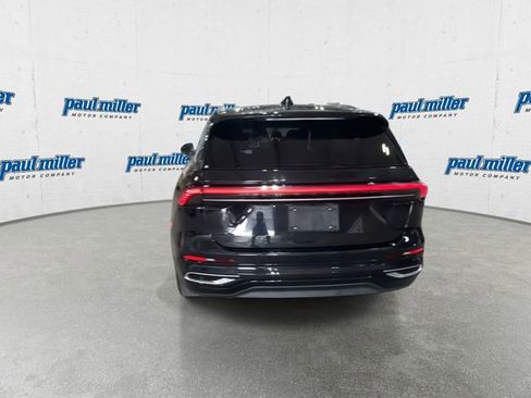 Used 2024 Lincoln Nautilus Reserve AWD/4WD image 9