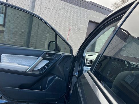 Used 2018 Subaru Forester 2.5i w/ Alloy Wheel Package image 10