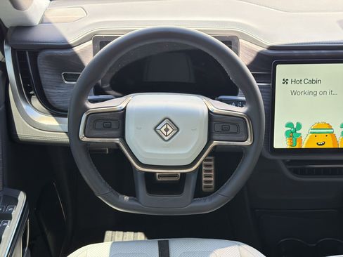 Used 2023 Rivian R1S Adventure AWD/4WD image 10