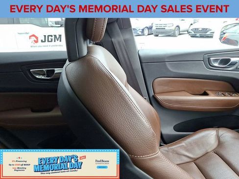 Used 2018 Volvo XC60 T6 Momentum w/ Advanced Package AWD/4WD image 13