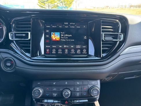 Used 2024 Dodge Durango SXT image 17