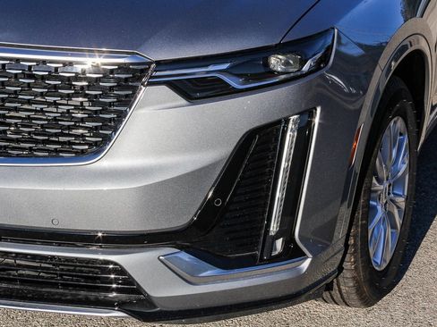 Used 2025 Cadillac XT6 Luxury image 10