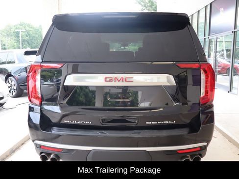 Used 2023 GMC Yukon XL Denali w/ Advanced Technology Package AWD/4WD image 5