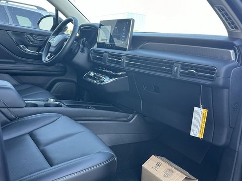 New 2026 Lincoln Corsair Reserve w/ Jet Appearance Package image 22