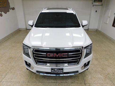 Used 2021 GMC Yukon XL SLT w/ Rear Media and Nav Package AWD/4WD image 13