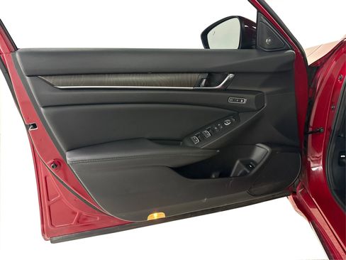 Used 2021 Honda Accord Touring image 21