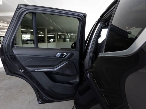 Used 2023 BMW X5 xDrive40i AWD/4WD image 19