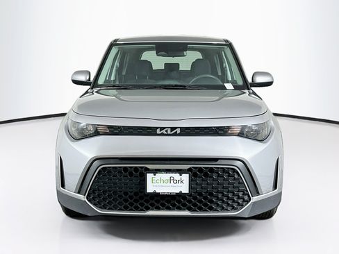 Used 2025 Kia Soul LX w/ LX Technology Package FWD image 2