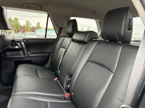 Used 2020 Toyota 4Runner TRD Off-Road Premium AWD/4WD image 31